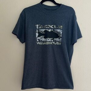 Tackle Warehouse Men's Charcoal Graphic Tee EUC Medium